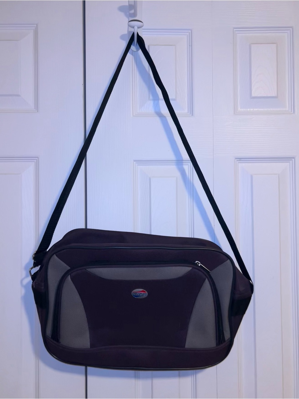 Over the shoulder laptop or book bag American tourister